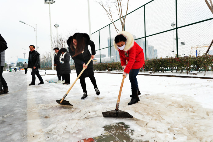 一场雪,九游体育美得不要不要的 但最美的风景还是他们(图9) 一场雪,九游体育美得不要不要的 但最美的风景还是他们(图9)