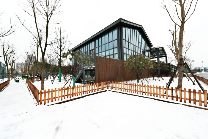 一场雪，九游体育美得不要不要的</br>但最美的风景还是他们(图1)