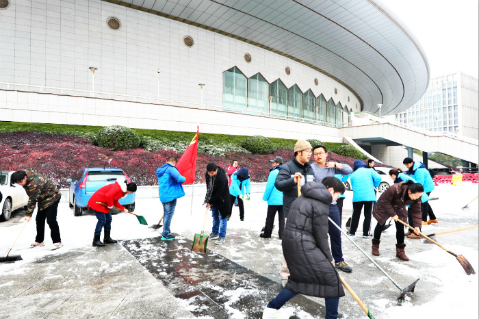 一场雪，九游体育美得不要不要的</br>但最美的风景还是他们(图8)