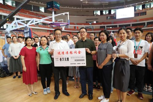 区总工会为九游体育“送清凉”(图3)