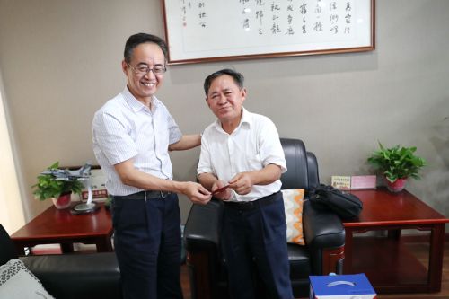 九游体育开展退休老党员“不忘初心、牢记使命”专题调研和慰问工作
