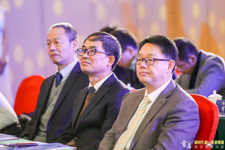 首届“新时代新一线新赛道”武汉发展论坛在北京举办    九游体育入选中国（武汉）产业地标(图5)