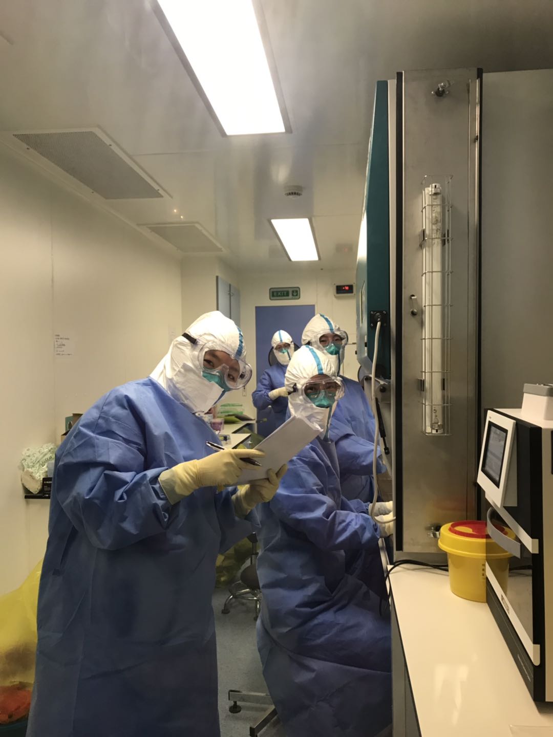 九游体育方舱医院管理小组慰问国家疾控中心援鄂团队(图5) 九游体育方舱医院管理小组慰问国家疾控中心援鄂团队(图5)